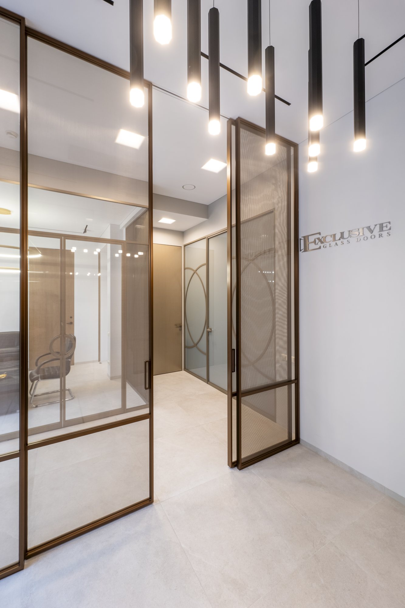 EGD-SLIM20 stumdoma stiklo pertvara EG DOORS salone